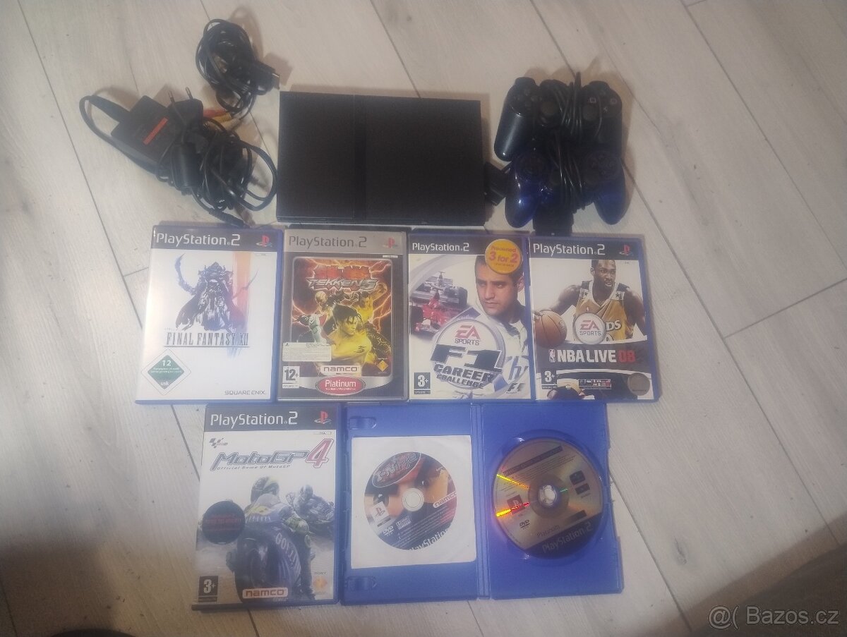 PlayStation 2 Slim + 2 ovladače,kabely,7her