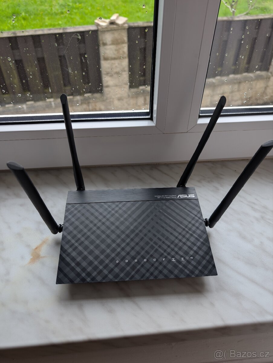 Duální Wi-Fi router Asus RT-AC1200G+