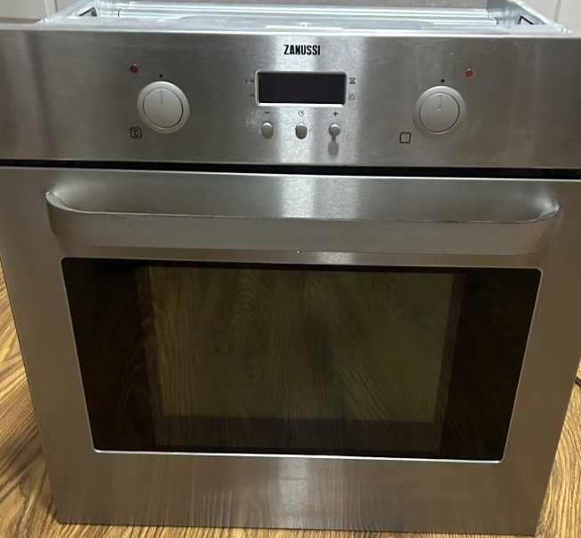 Horkovzdušná trouba zanussi