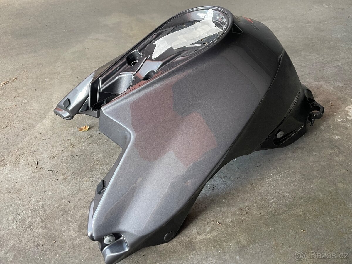 ktm superduke 1290R nádrž 61307013044KCA (61307013144KCA)
