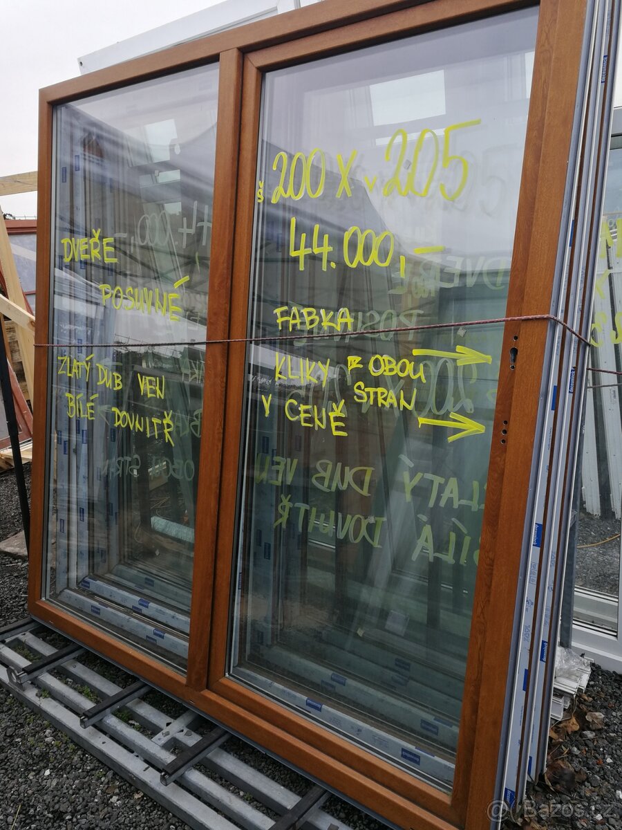 dveře terasové hnědé