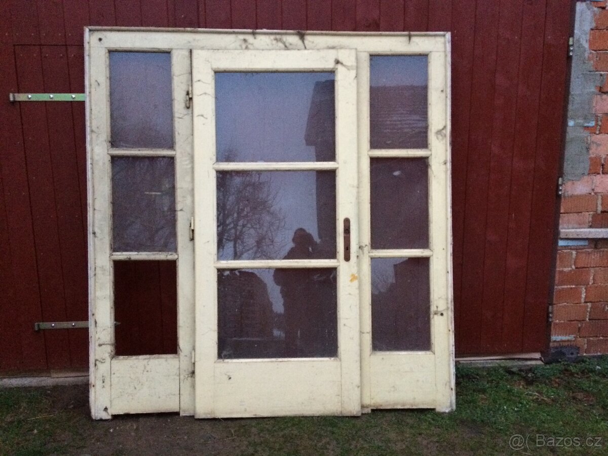 Dveřní stěna, dveře