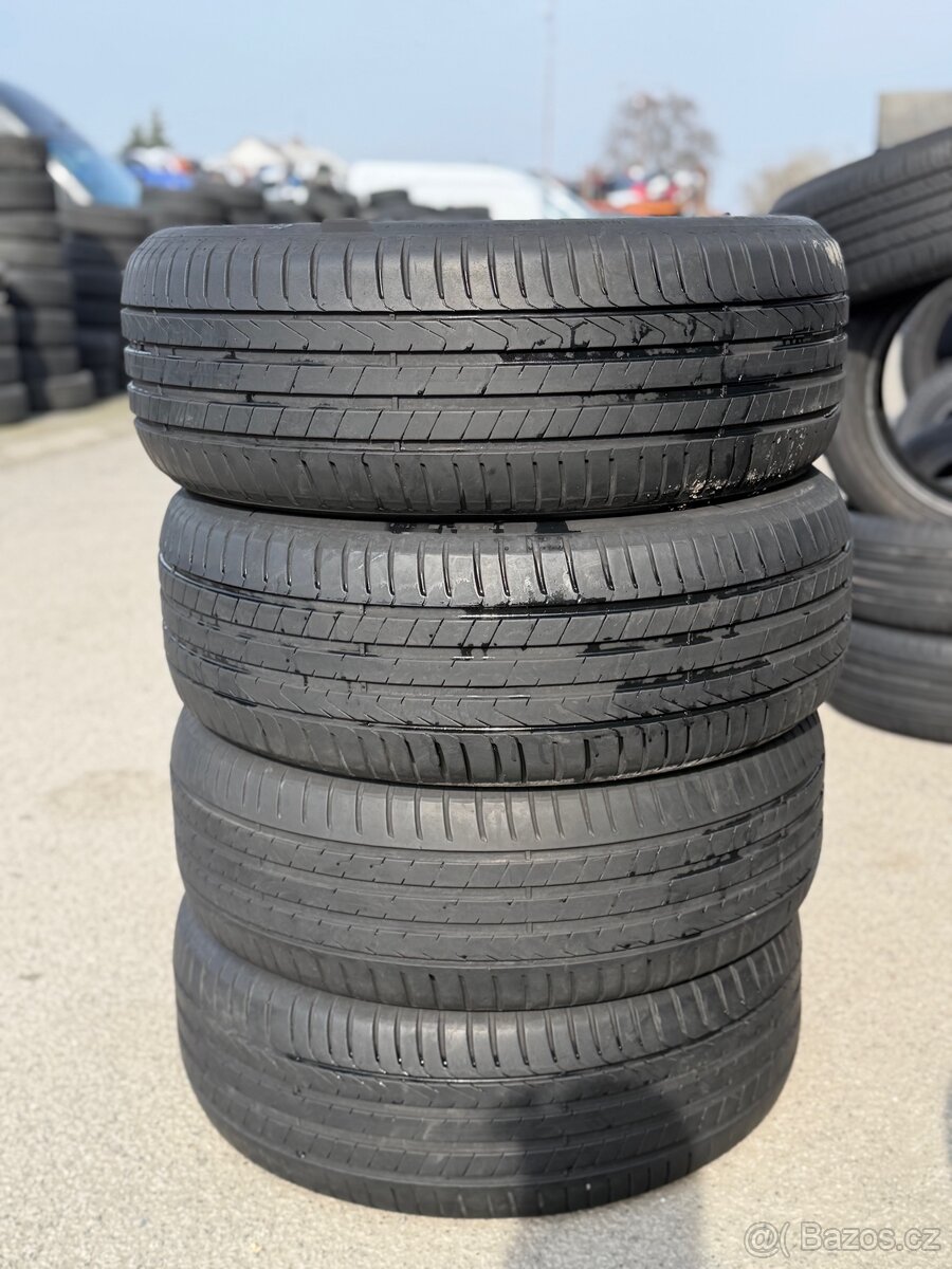 Letní pneu 215/55 R17