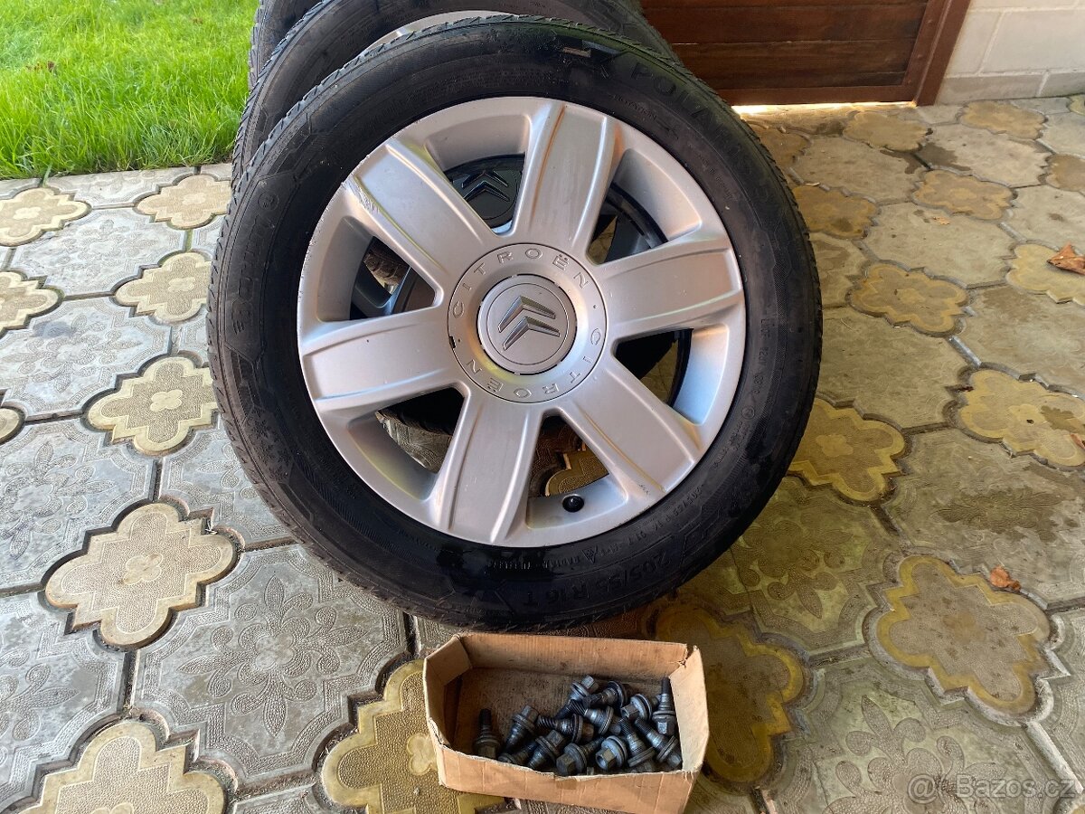 Prodám kompletní celoroční kola