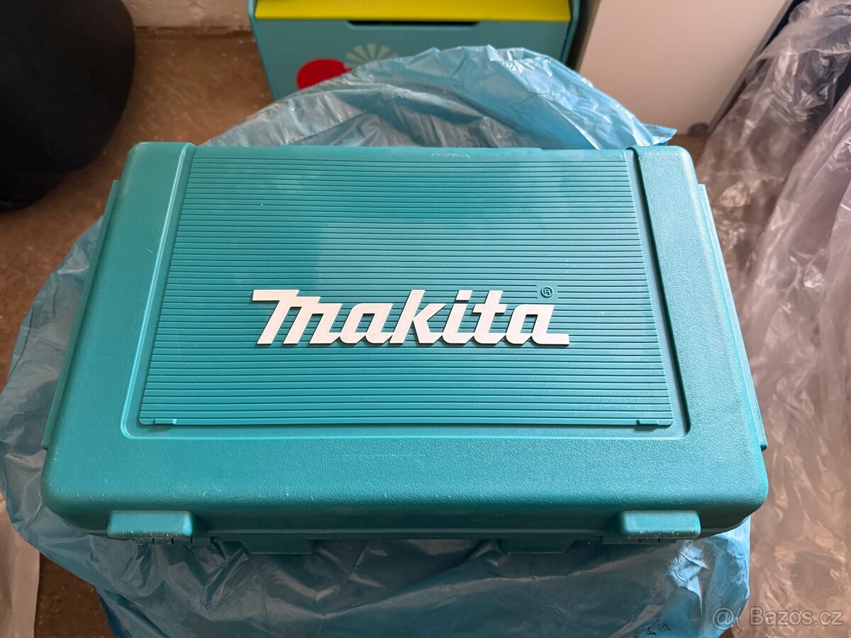 Makita 6842 elektrický šroubovák se zásobníkem