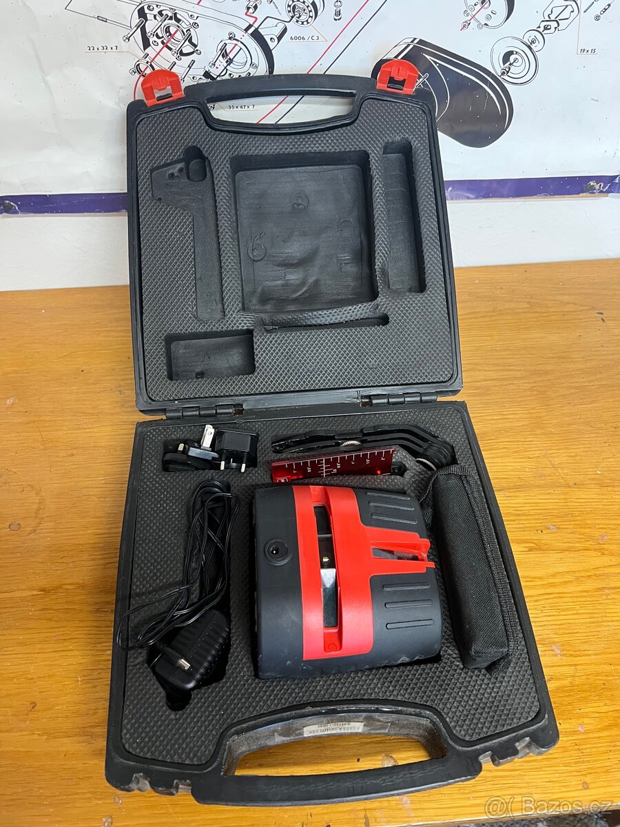 Samonivelacni laser