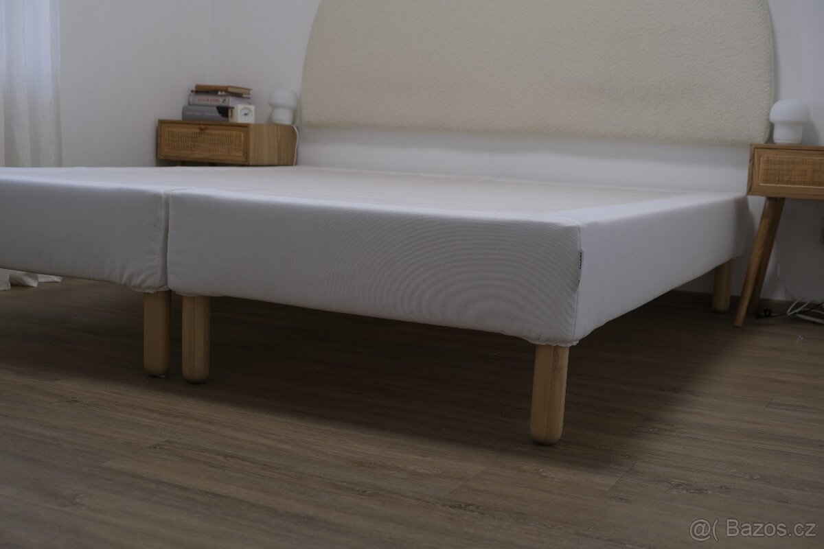 Postel IKEA ESPEVÄR 180x200, včetně potahu a dřevěných nohou