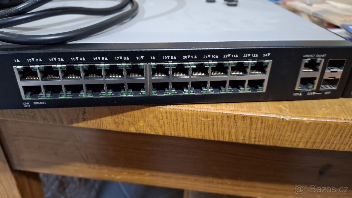 1U switch Cisco SG200-26 / gigabit 26port