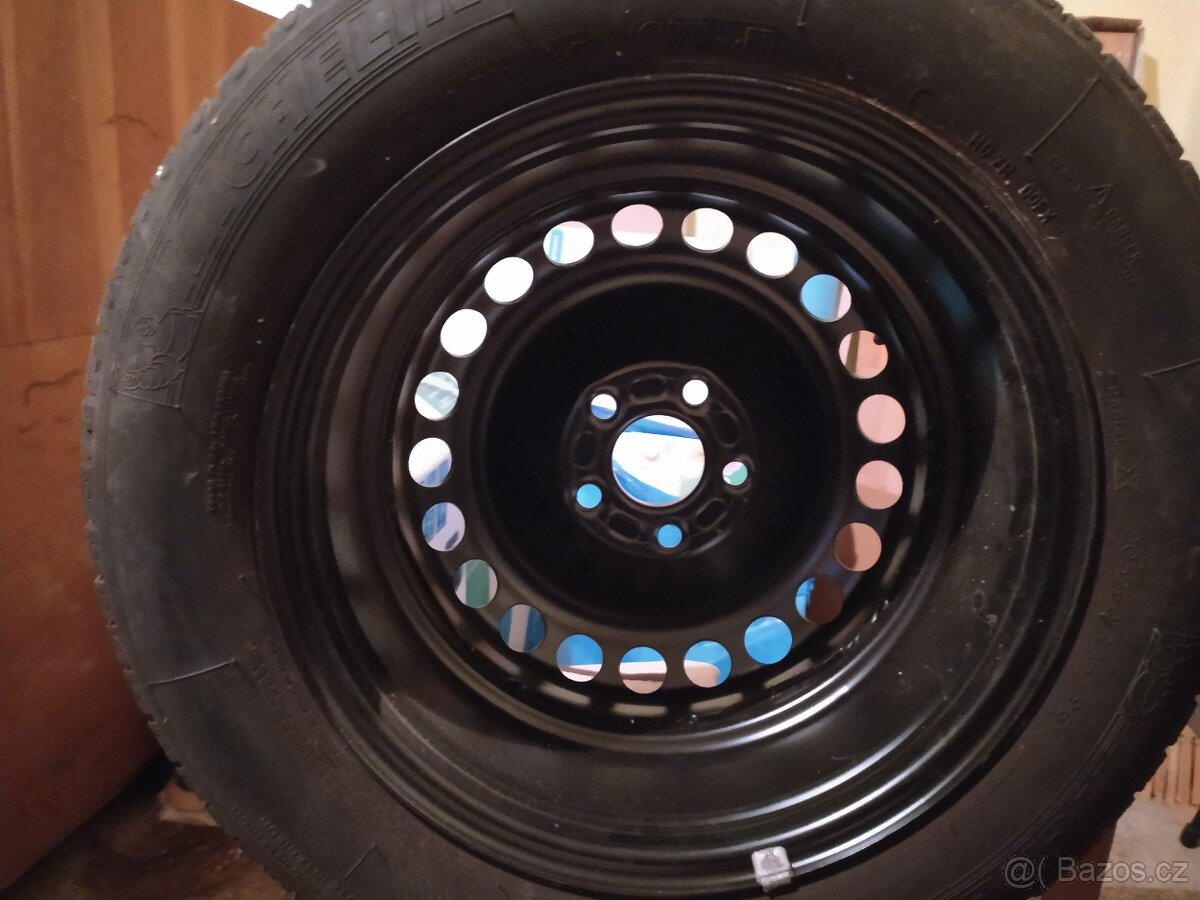 Pneu 205/60 R16-SLEVA