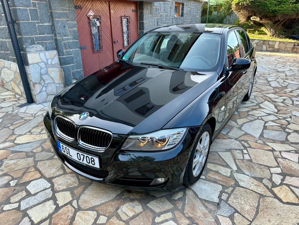 BMW Řada 3, 318i 105 KW Sedan