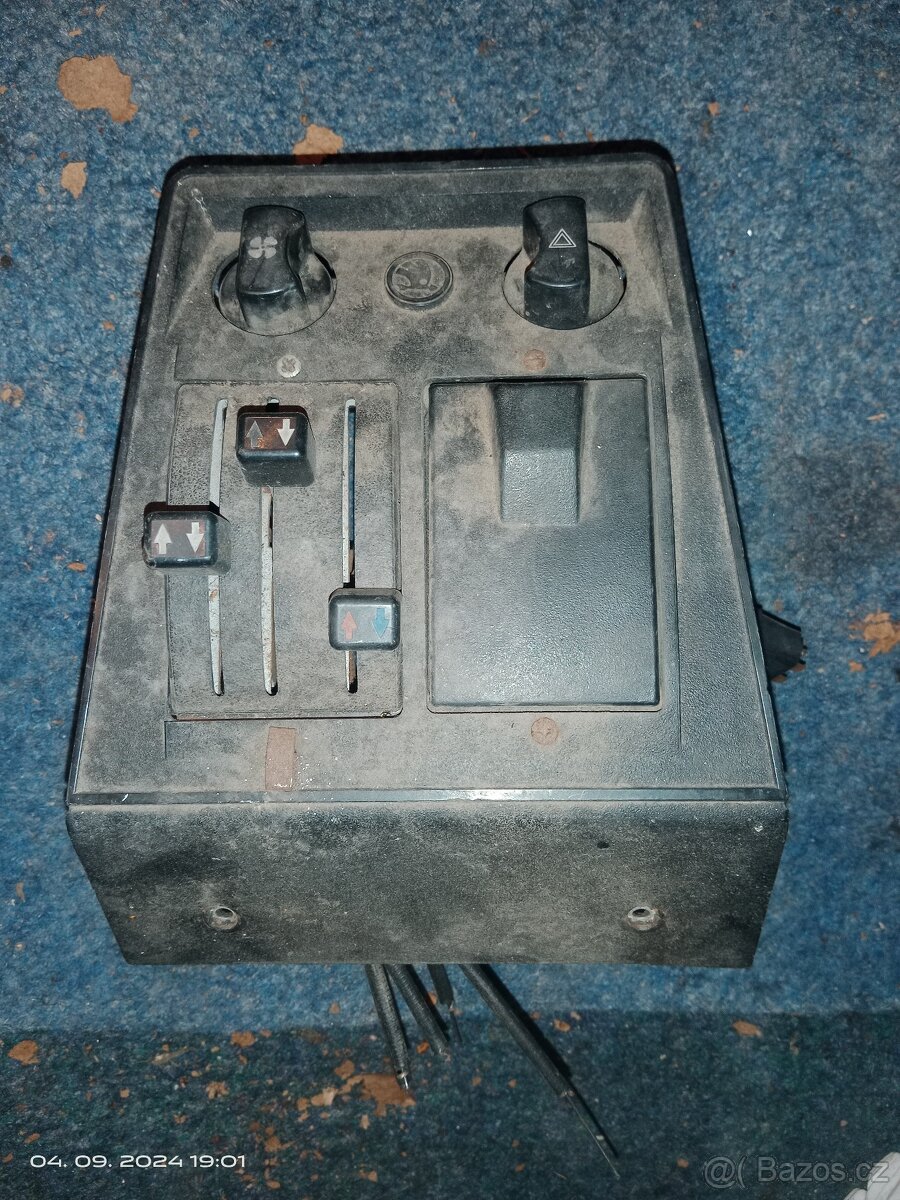 Středový panel Škoda 105/120/125
