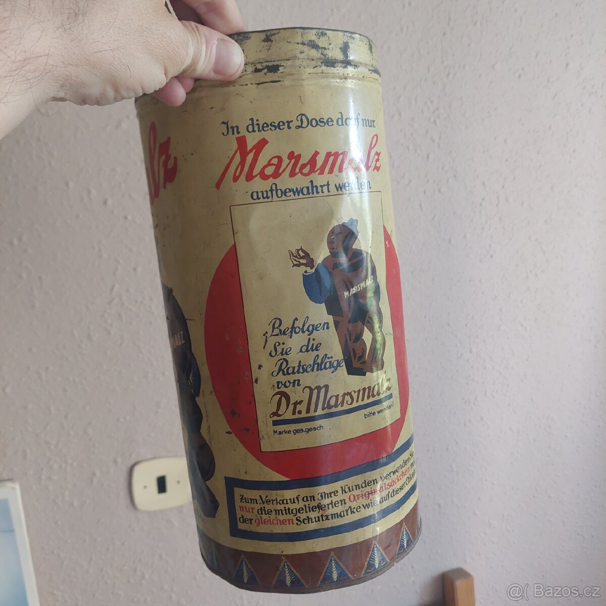 Stará reklamní plechovka