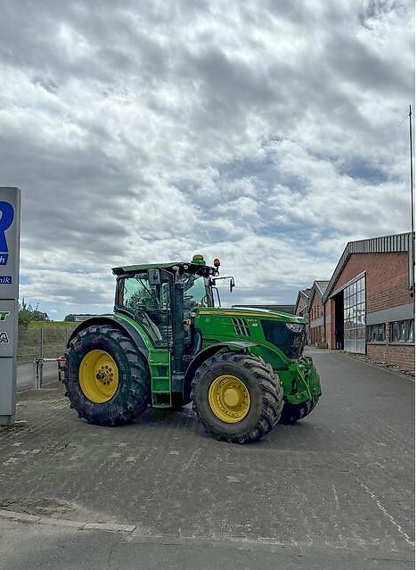 John Deere 6210R