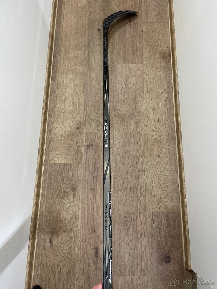 Hokejka Bauer Hyperlite 2 - 77 flex, P92 levá, černá Shadow