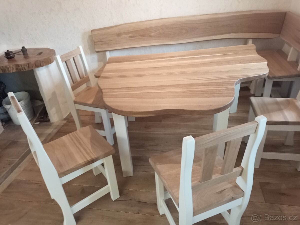 Rohová lavice plus kuchyň židle