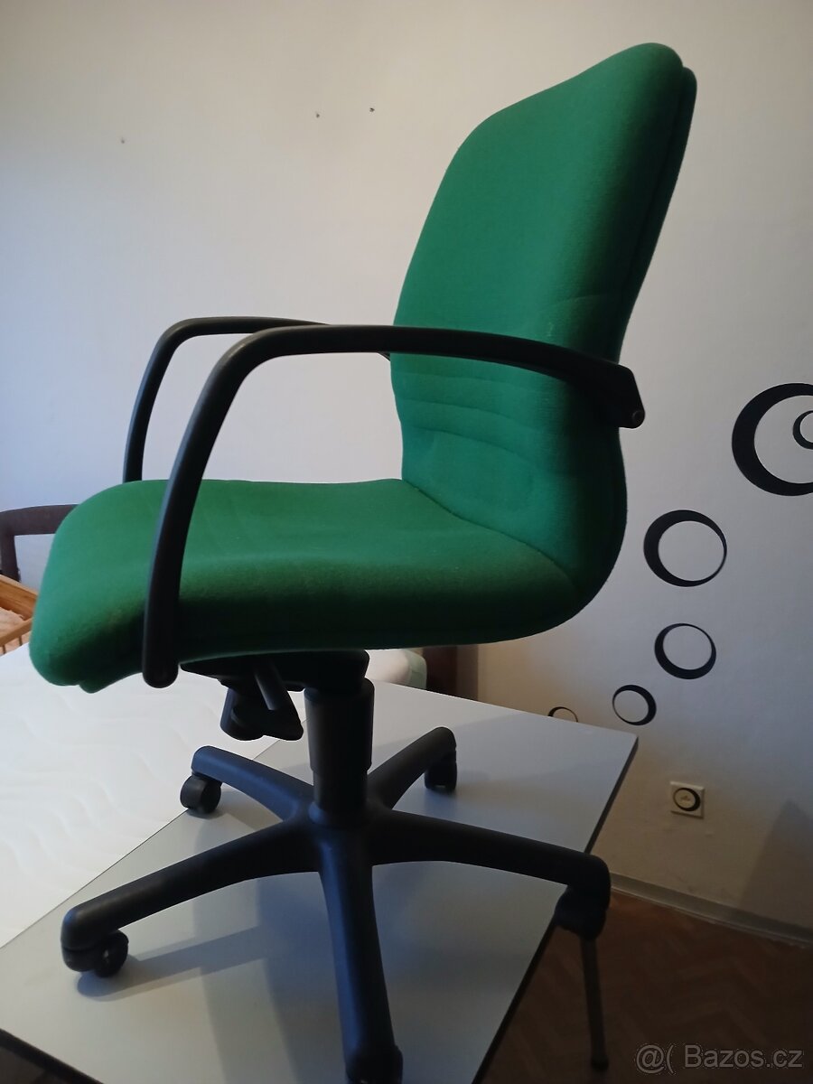 Kancelářské křeslo