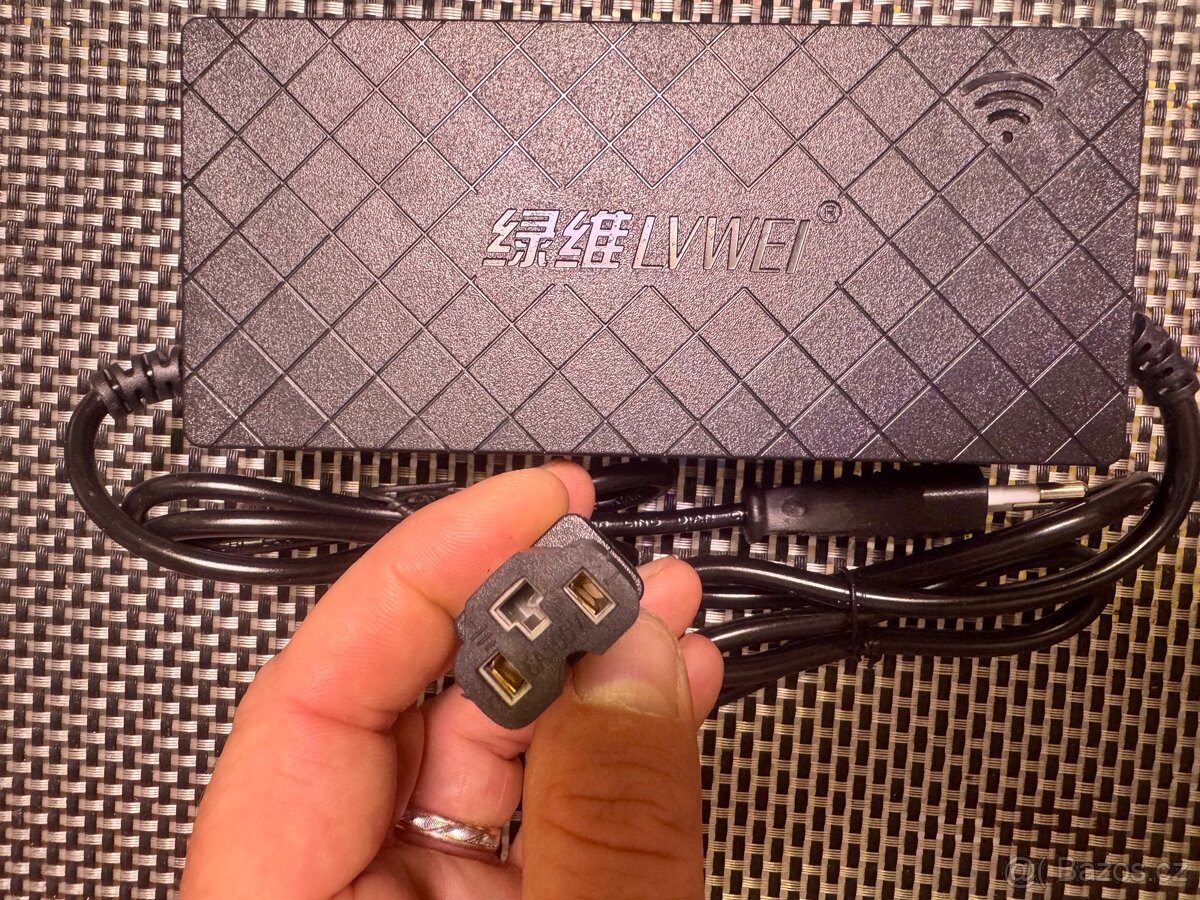 Nabíječka koloběžka/chopper 67,2v 2A