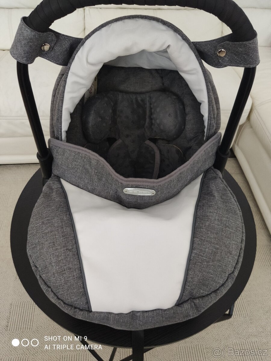 Autosedačka vajíčko