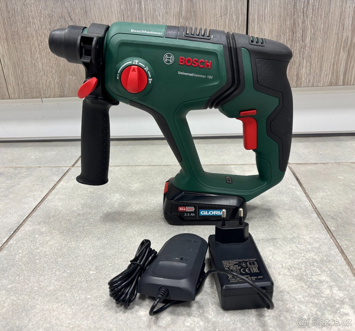 Aku vrtací kladivo Bosch UniversalHammer 18V