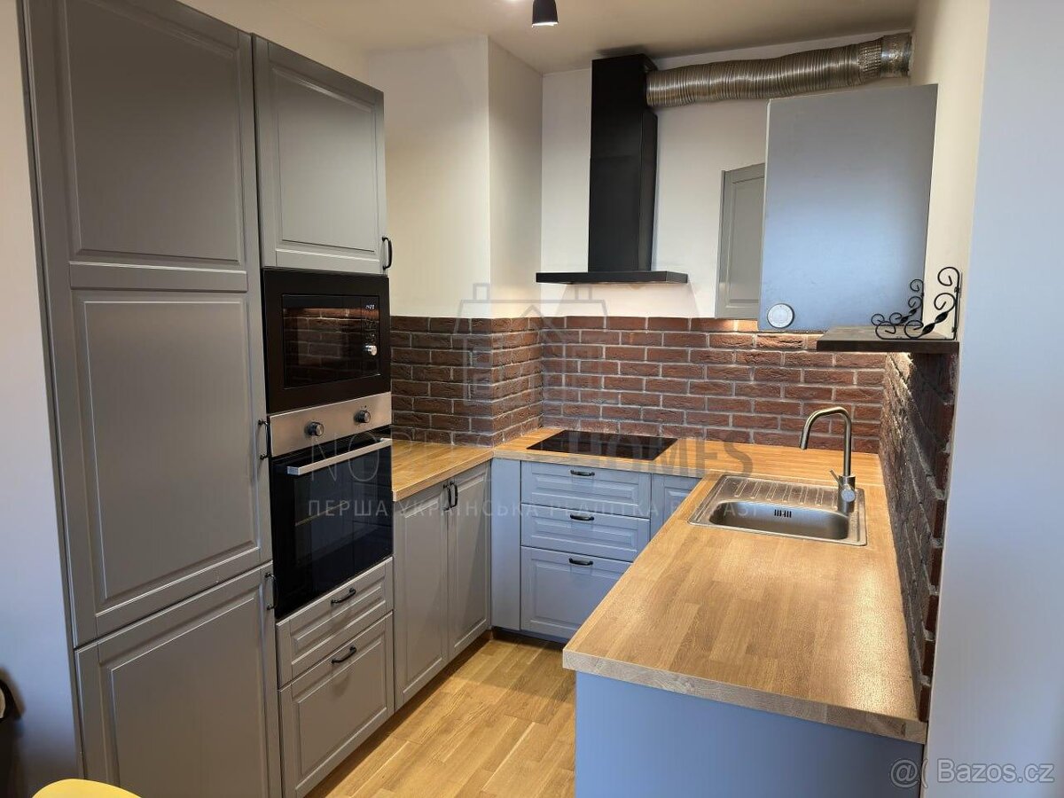 Prodej bytu 2+1 50 m s balkonem, sklepem a GS