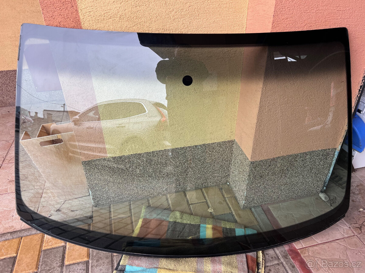 Zánovní přední čelní sklo AUDI A6 / C5 (1998-2005)