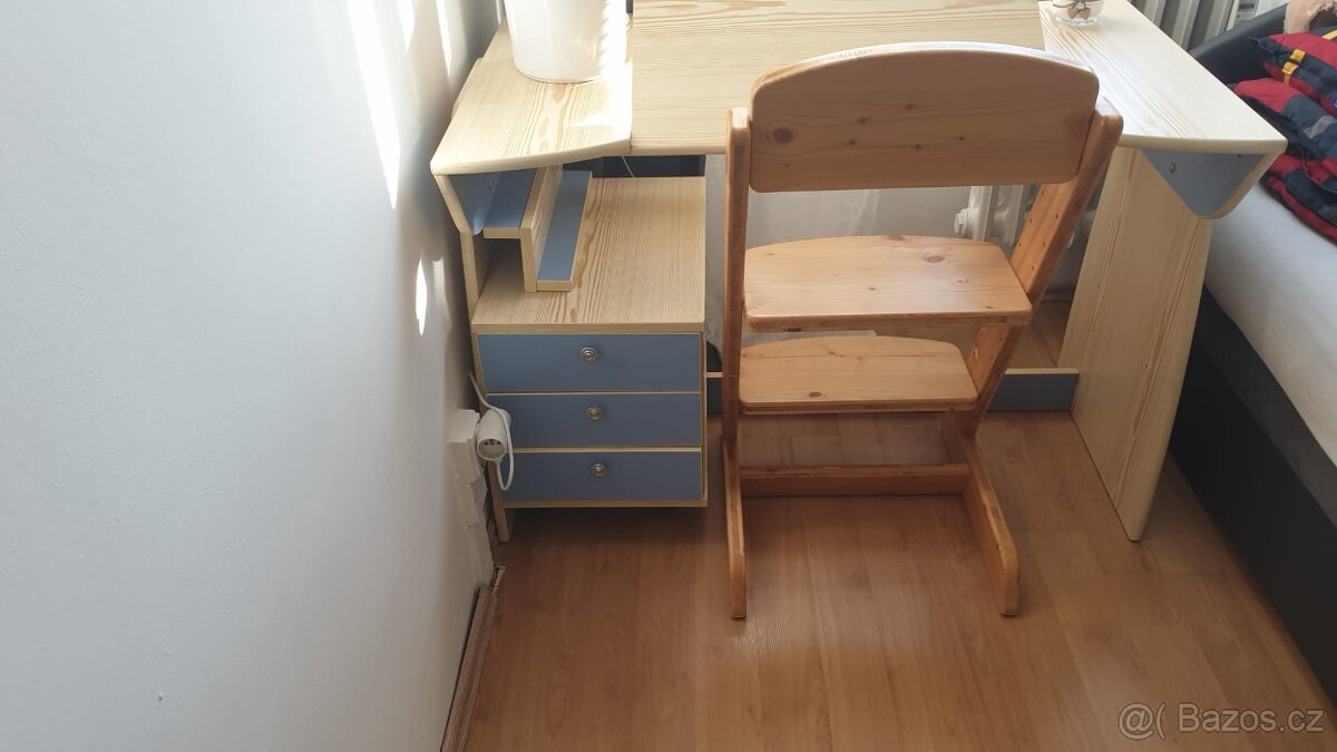 Pracovní stůl + rostoucí židle