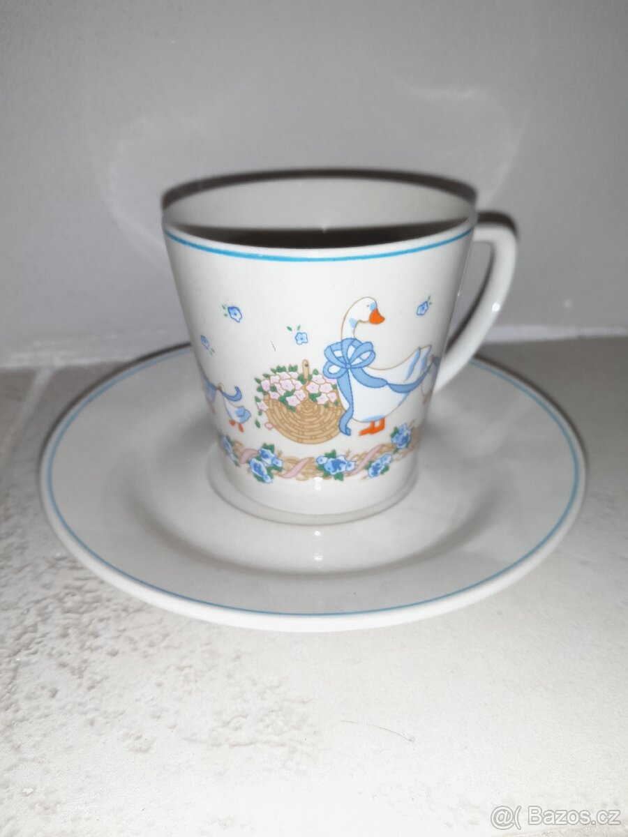 Sada hrnečku s podšálky