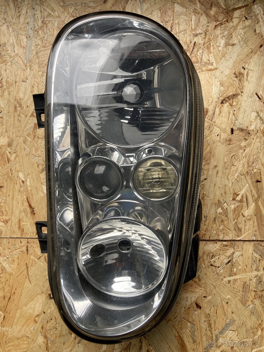 Přední světlomet VW Golf IV-pravé 1J1941018K
