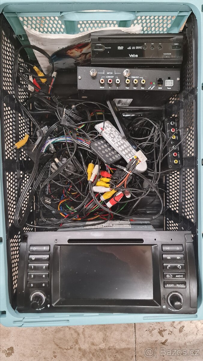 Bmw x5 e53, radio s navigaci, TV, DVD, kompresory atd