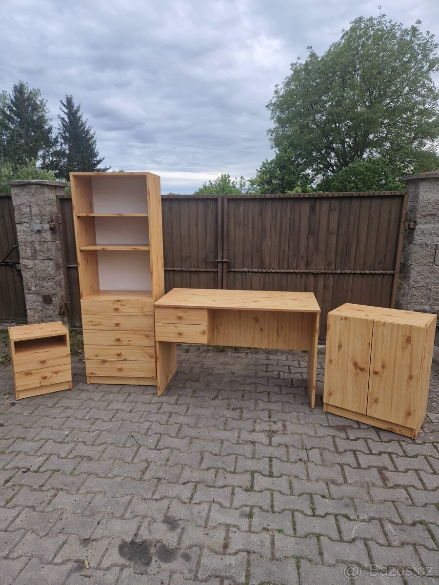 Masiv do dětského pokoje - jako nové