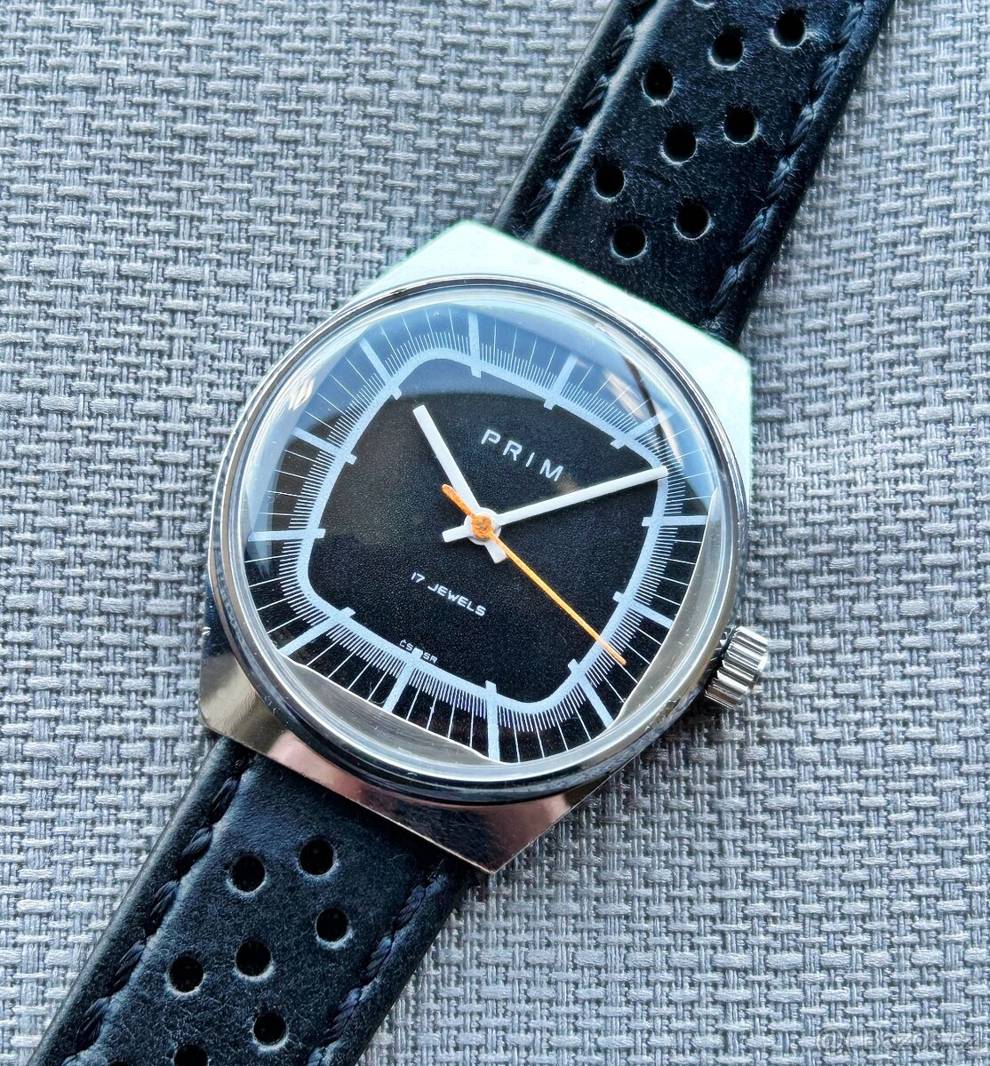 Československé mechanické vintage retro hodinky PRIM Malé Te
