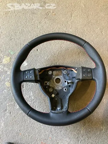 Renovovaný volant Seat.