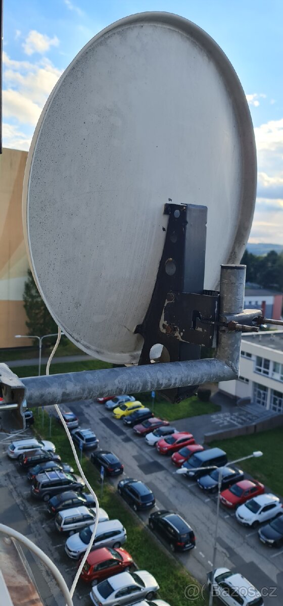 Satelitní parabola 60cm s LNB a držákem