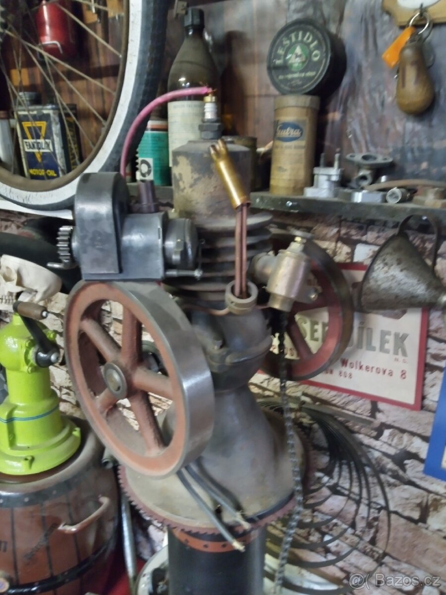Malé stabilní motor