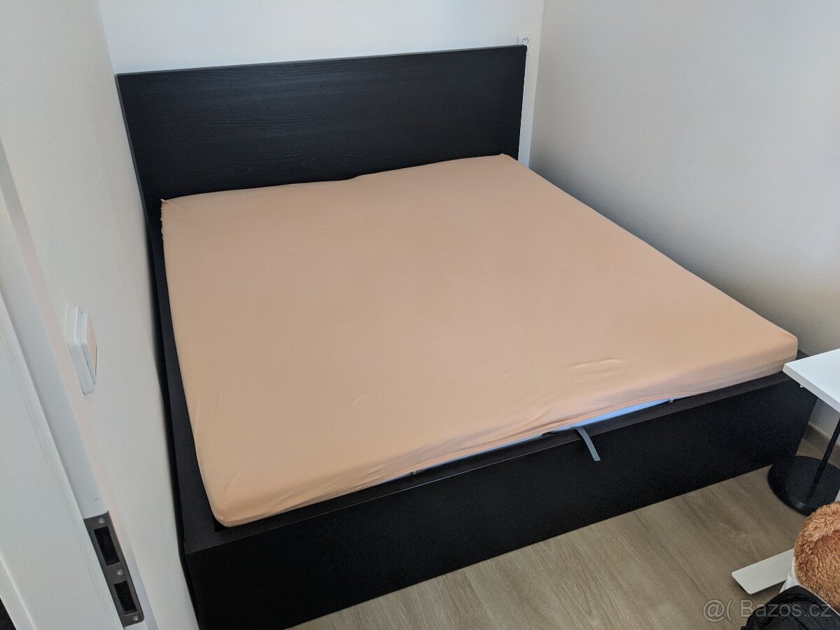 Postel IKEA MALM