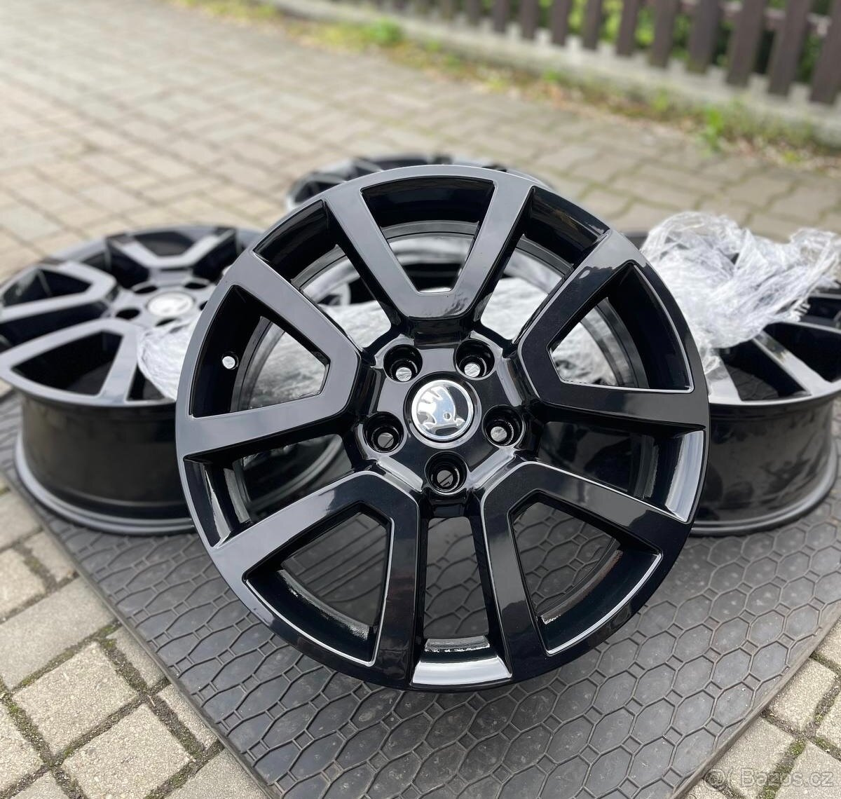 ORIGINÁL Alu Škoda SPITZBERG R17, 5x112 - TOP STAV