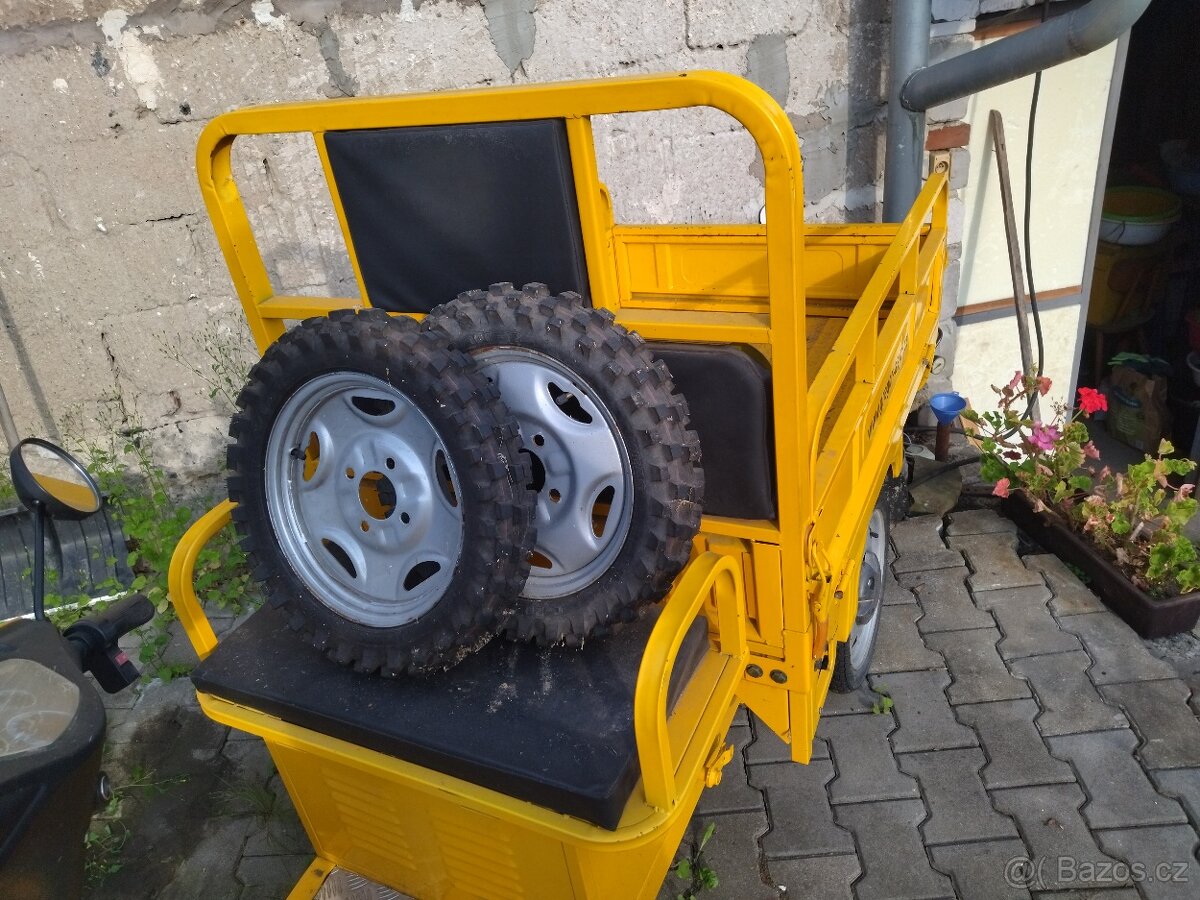 Elektrická pracovní tříkolka