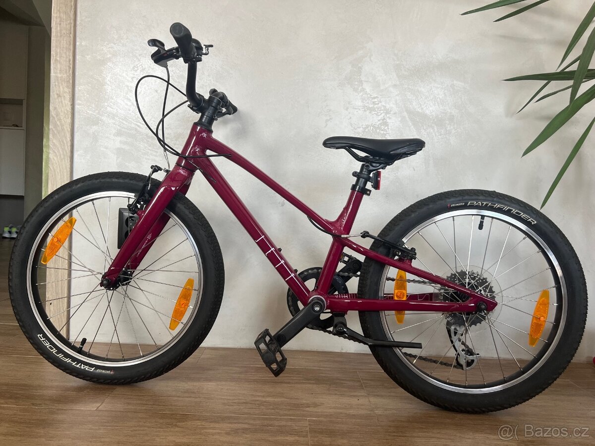 Vynikající lehké kolo Specialized Jett, velikost 20