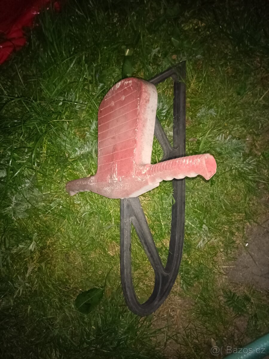 Retro "věc" na sáňkování