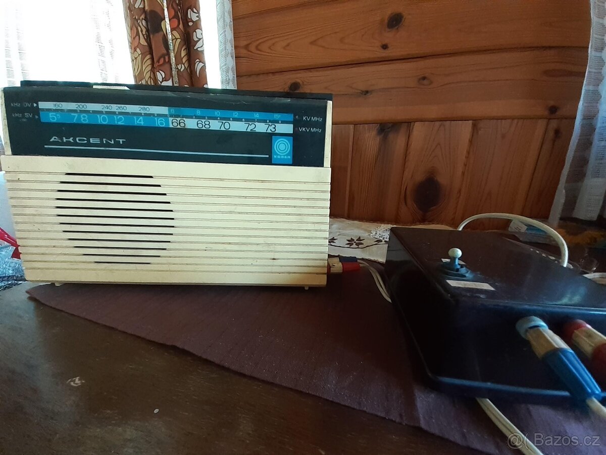 Rádio tranzistorové RETRO