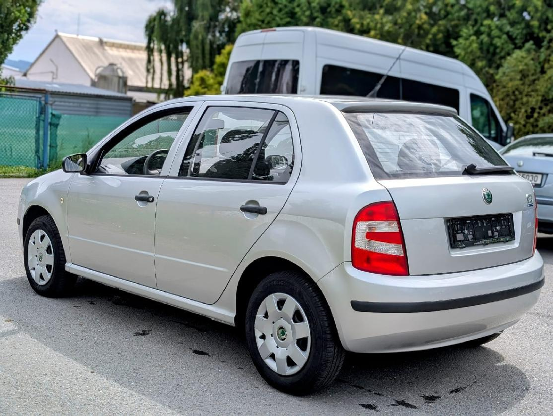 Škoda Fabia 1.4i po prvním majiteli najeto 19 000km stav nov
