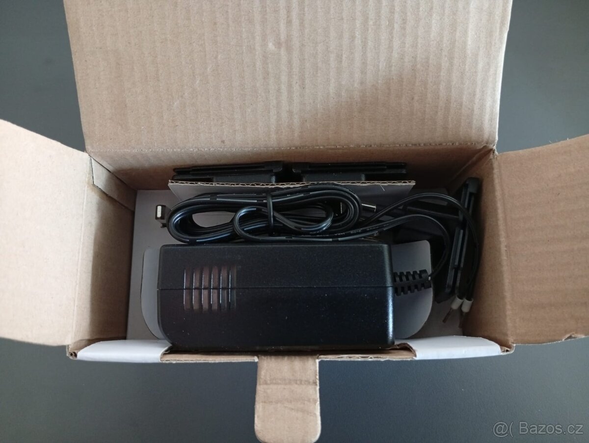 Prodám Napájecí adaptér se 6 vyměnitelnými koncovkami PSU/6