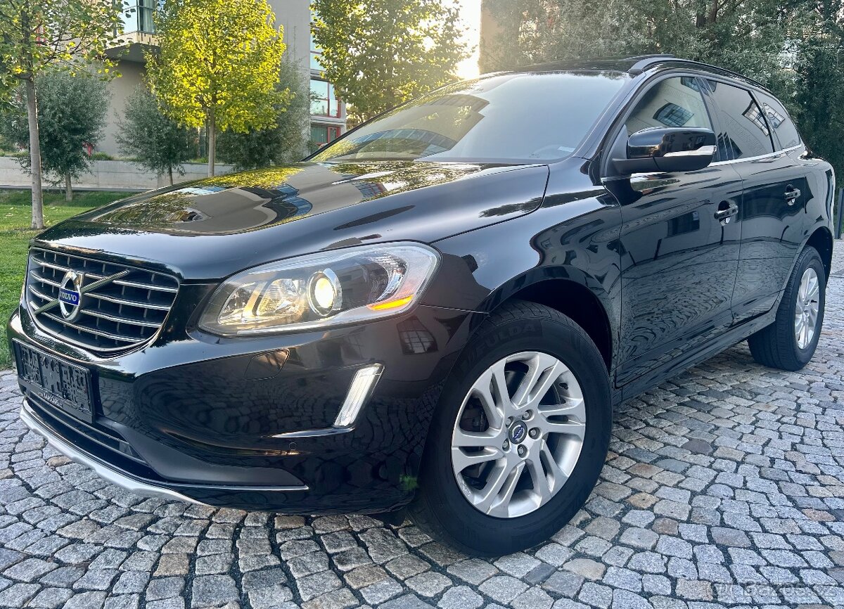VOLVO XC60 2.4D5 158KW 4x4 MANUÁL Bi-XENON-NAVI-PANORAMA-PDC