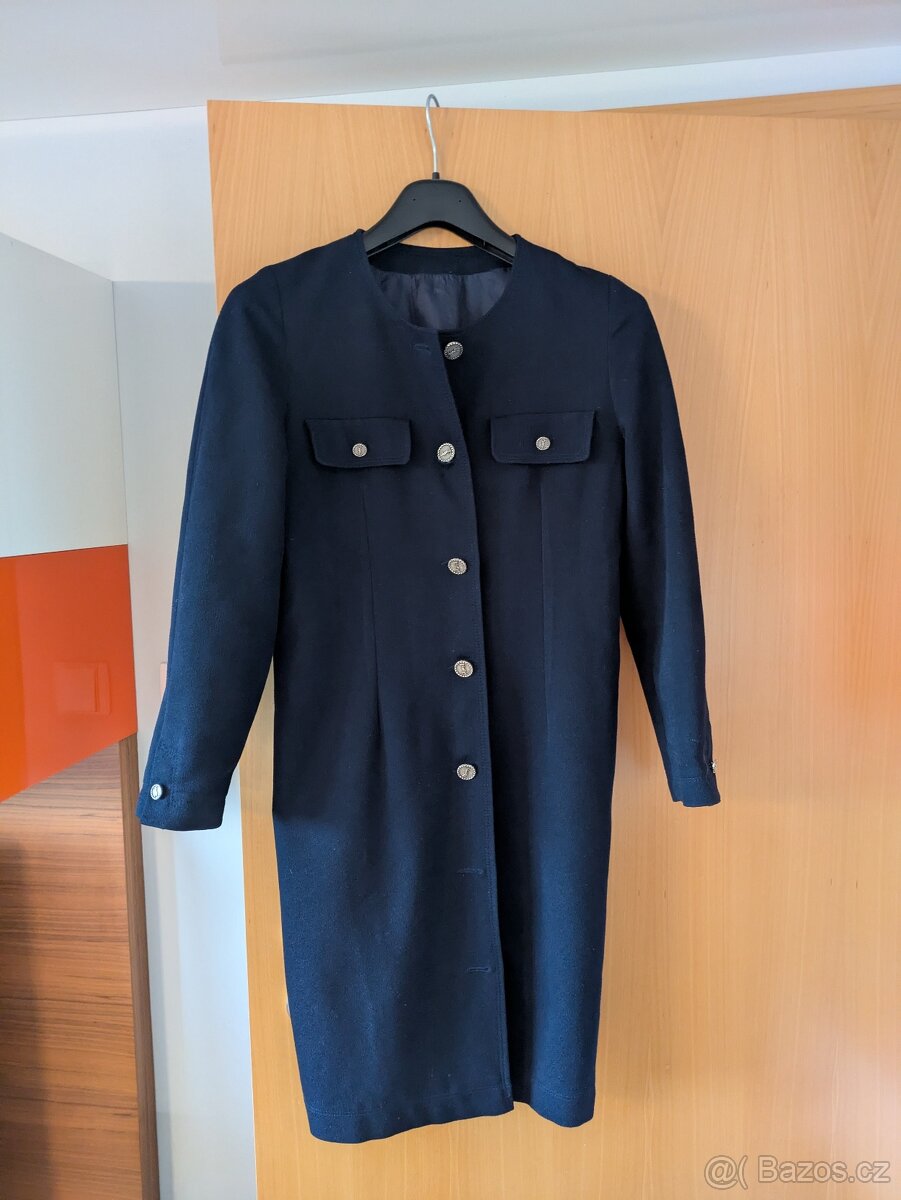 Letní tmavě modrý dámský kabát