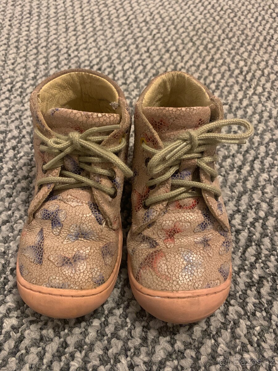 Kožené botky vel. 24, stélka 14,5 cm. Zn. Primigi.