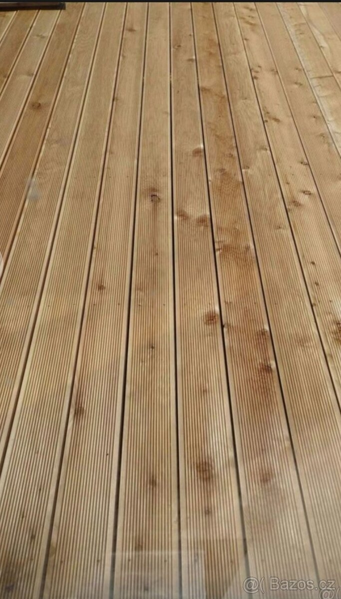 Modřínová terasová prkna drážkované