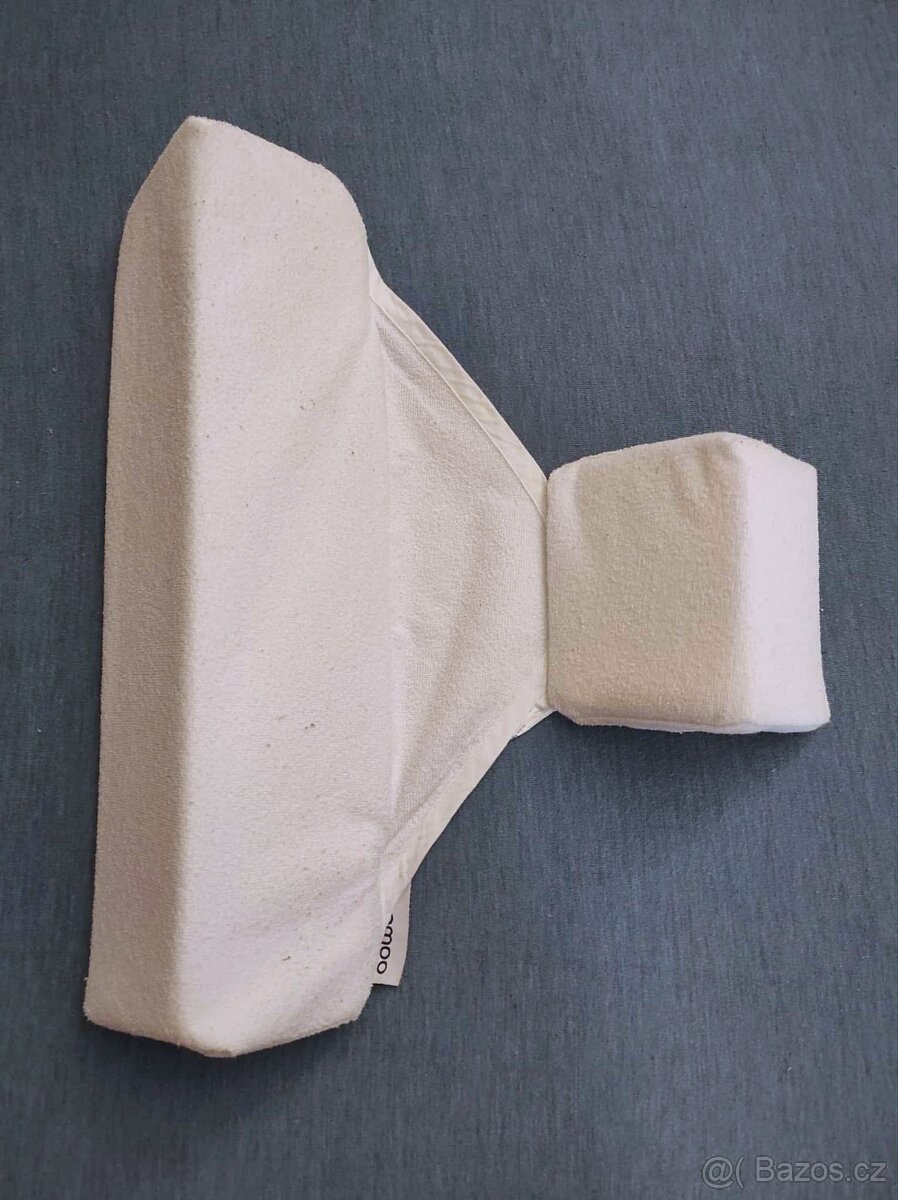 Polohovací podložka pro miminko