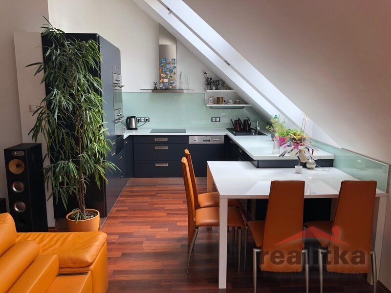 Prodej krásného, mezonetového bytu 3+kk, 130m2, se zahradou