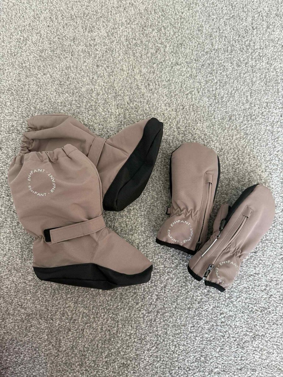 EnFant-rukavice vel. 1-2 roky , capáčky vel. 12-18 měsíců