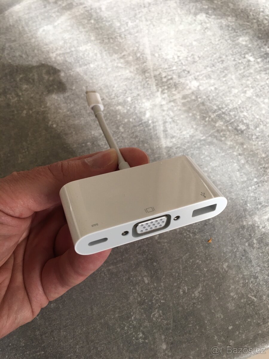 Apple USB C/thunderbolt redukce VGA, USB C, USB A konektor